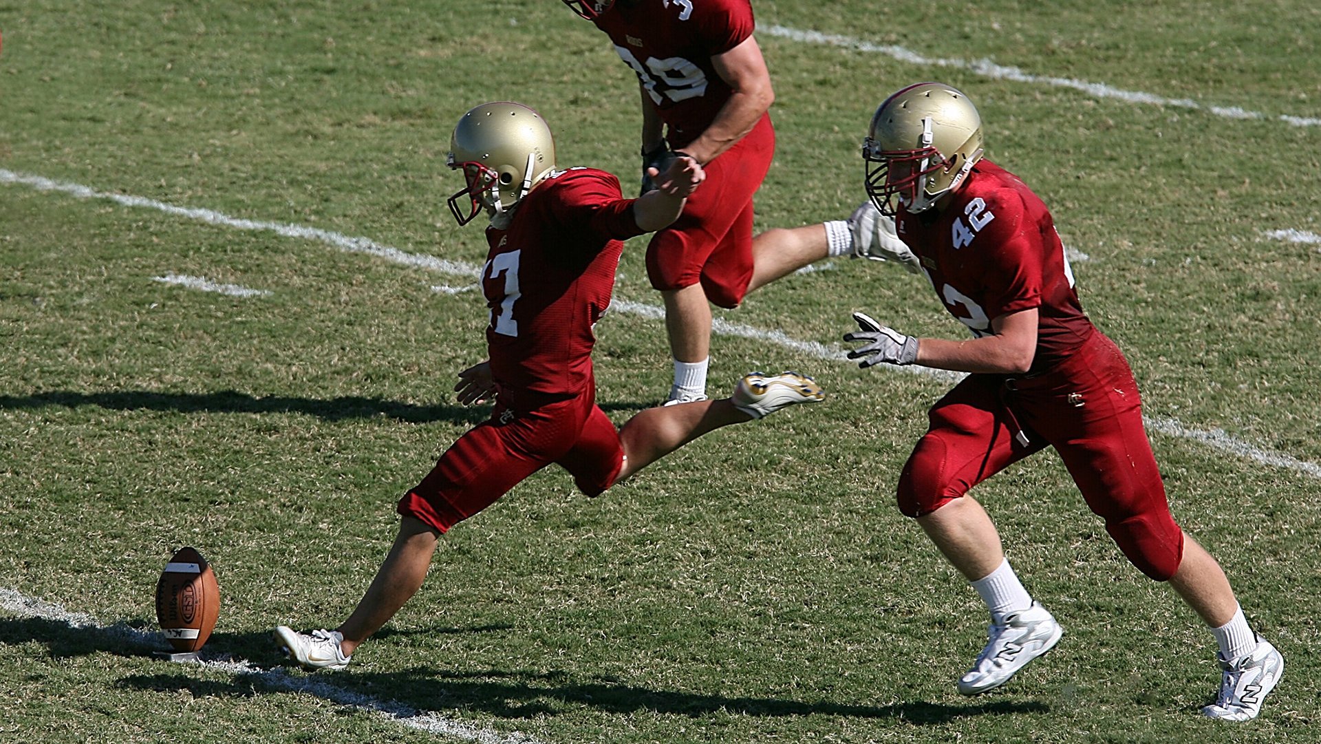 开云·Kaiyun网页版-“腰旗式美式橄榄球：东部新区赛场新运动，挑战极限”