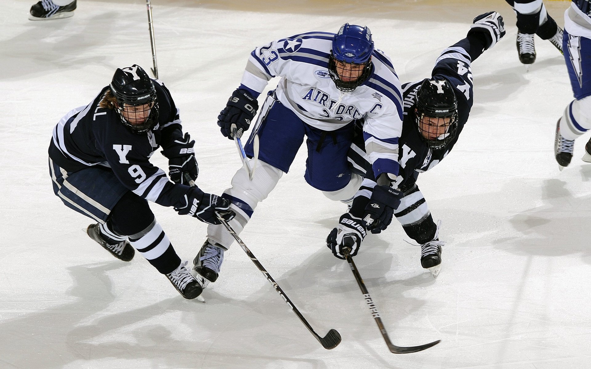 开云·体育官网APP下载-五大联赛是否减少传统边锋下底传中的比重，五大联赛边锋排名